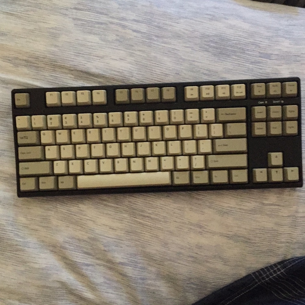 Keyboard paradise KB75 Matias Quiet Click switches